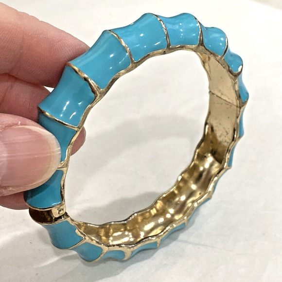 Hinged clamper bracelet turquoise blue on shapely goldtone fashion jewelry OS - Picture 6 of 6